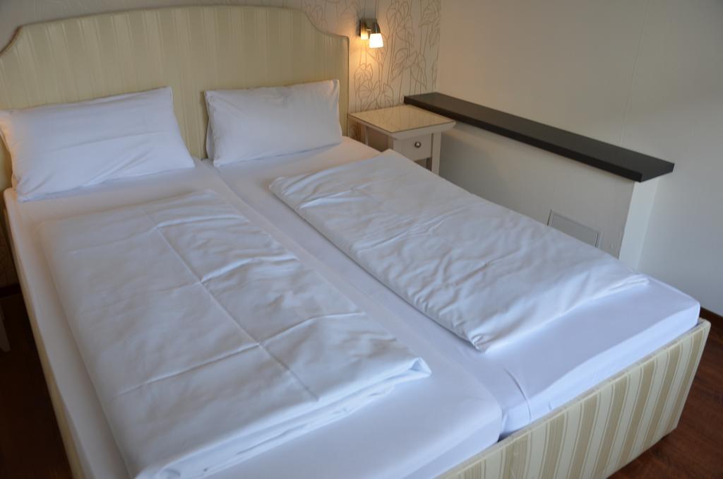 Hotel Am Nordkreuz Harrislee Bagian luar foto